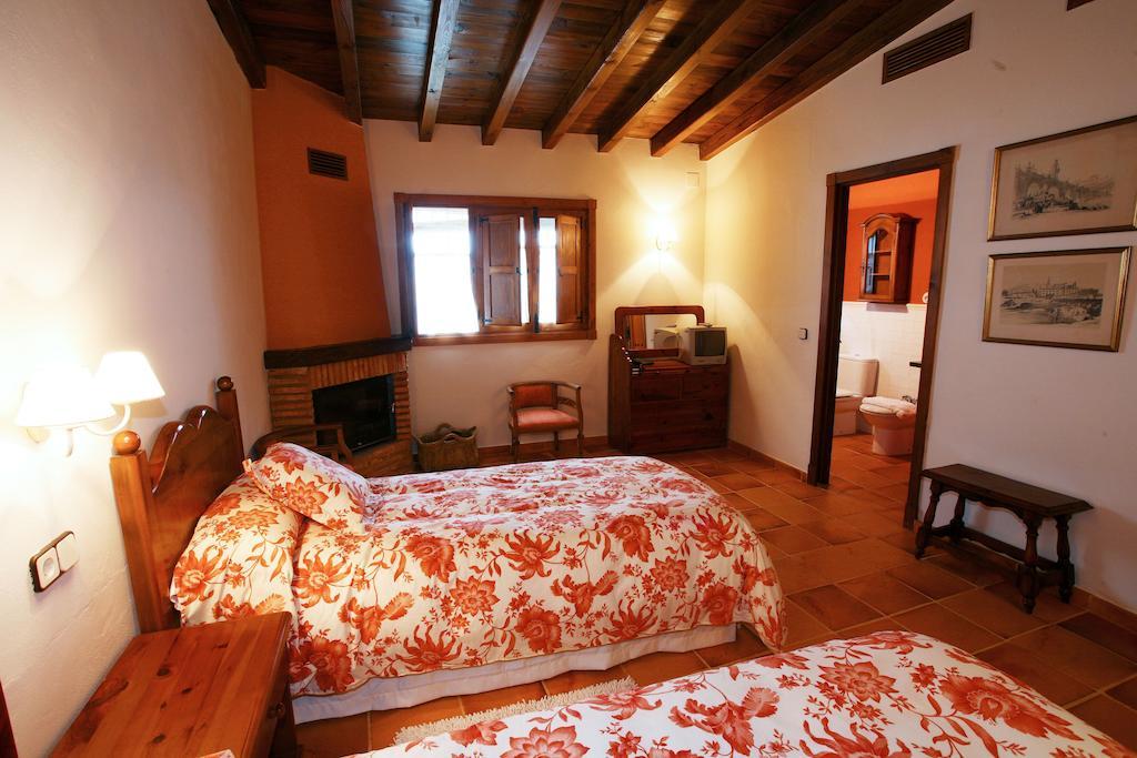 Palacio Viejo De Las Corchuelas Torrejón el Rubio Quarto foto