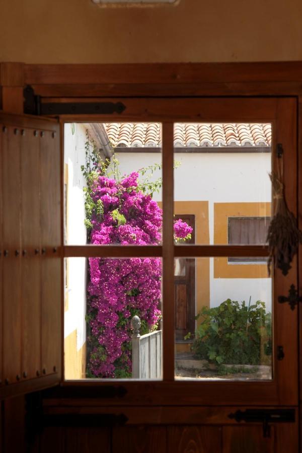 Palacio Viejo De Las Corchuelas Torrejón el Rubio Exterior foto