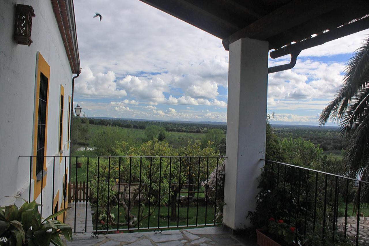 Palacio Viejo De Las Corchuelas Torrejón el Rubio Exterior foto